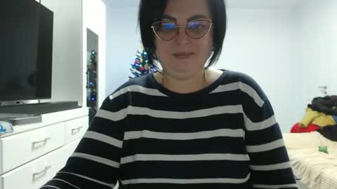 Anda .. online show from December 14, 2025, 10:03 pm