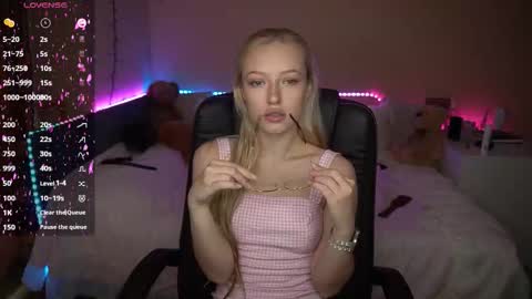 Amanda online show from October 13, 2025, 6:02 am