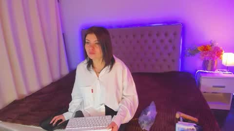 Amanda online show from April 15, 2026, 5:25 am