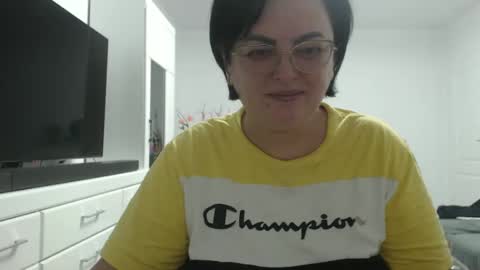 Snapshot of amandamuller1982 chatting on December 9, 2024, 12:01 am Anda online show from December 9, 2024, 12:01 am