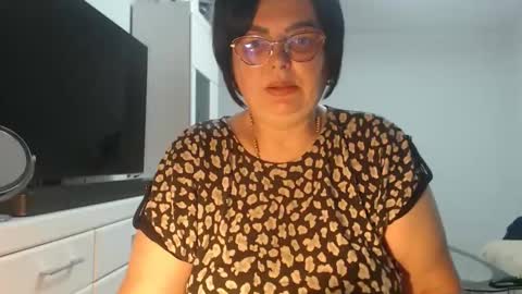 Anda online show from June 1, 2026, 10:33 pm