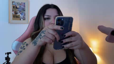 Amandha online show from November 14, 2025, 10:51 pm