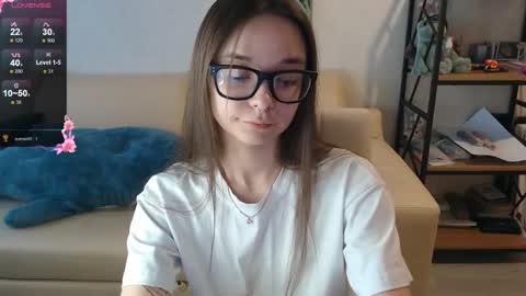 Mila online show from December 20, 2024, 9:11 am