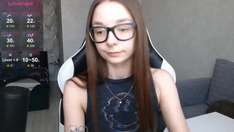 Mila online show from March 6, 2025, 11:47 am