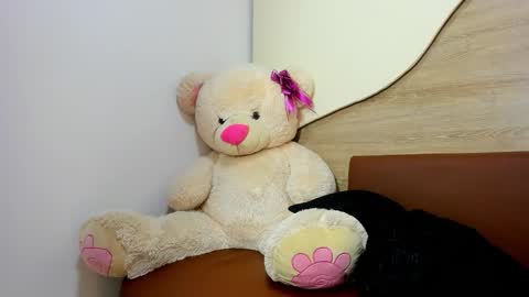 Snapshot of amara_brunet chatting on November 14, 2025, 2:27 pm amara_brunet online show from November 14, 2025, 2:27 pm