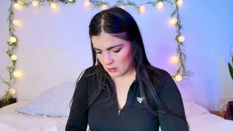 Snapshot of amara_vega chatting on April 9, 2026, 7:58 am Amara Vega online show from April 9, 2026, 7:58 am