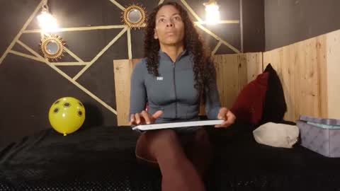 Snapshot of amara_vex chatting on June 12, 2026, 12:15 pm amara_vex online show from June 12, 2026, 12:15 pm