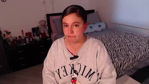 Snapshot of amarat_jolie chatting on February 12, 2025, 10:26 pm Mila online show from February 12, 2025, 10:26 pm