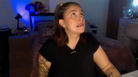 Snapshot of amarat_jolie chatting on July 17, 2026, 2:51 am Mila online show from July 17, 2026, 2:51 am