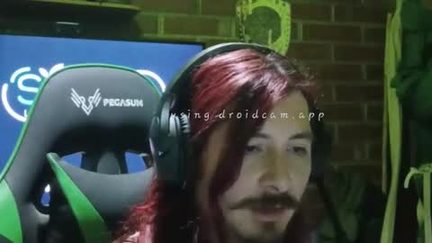 Snapshot of amaru_bf_experience chatting on November 6, 2025, 2:12 am Amaru online show from November 6, 2025, 2:12 am