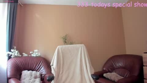 amateur_fitbabex online show from April 18, 2026, 7:23 am