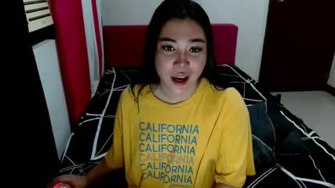 AmayaIsabella online show from October 5, 2025, 12:25 pm