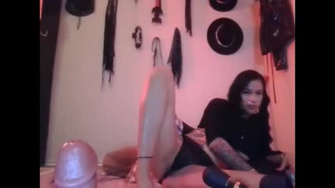 amayamillarodriguez online show from December 12, 2024, 6:42 pm