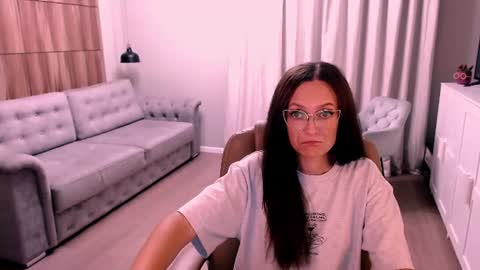 Izza online show from July 27, 2026, 5:42 pm