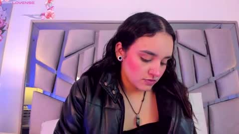 Snapshot of ambar_devon chatting on January 16, 2025, 11:04 am online show from January 16, 2025, 11:04 am