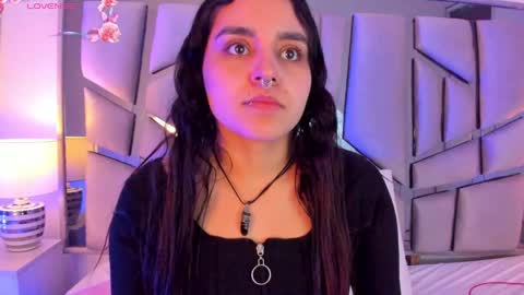 Snapshot of ambar_devon chatting on January 18, 2025, 7:04 pm online show from January 18, 2025, 7:04 pm