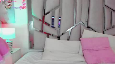 Snapshot of ambar_devon chatting on February 24, 2025, 12:30 am online show from February 24, 2025, 12:30 am