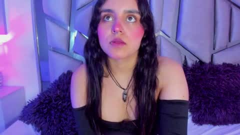 Snapshot of ambar_devon chatting on March 1, 2025, 7:04 pm online show from March 1, 2025, 7:04 pm