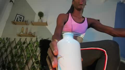 Snapshot of ambar_fitness88 chatting on April 1, 2026, 1:01 pm Ambar fitness88 online show from April 1, 2026, 1:01 pm