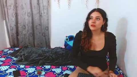 Snapshot of ambarandvalery chatting on December 2, 2025, 2:39 am AmbarAndValery online show from December 2, 2025, 2:39 am