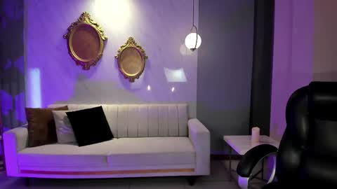 Ambar  online show from October 20, 2025, 11:21 am