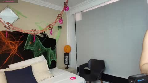 Ambar Ross online show from October 27, 2025, 7:29 pm