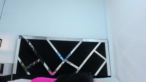   online show from January 31, 2025, 3:30 am