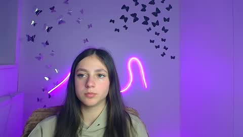 Snapshot of amber__r chatting on April 18, 2026, 6:01 pm Amber online show from April 18, 2026, 6:01 pm