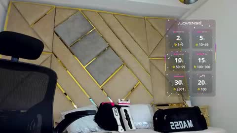 Amber  online show from October 12, 2025, 3:44 pm