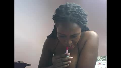 amber_cutie2 online show from April 13, 2026, 2:22 pm