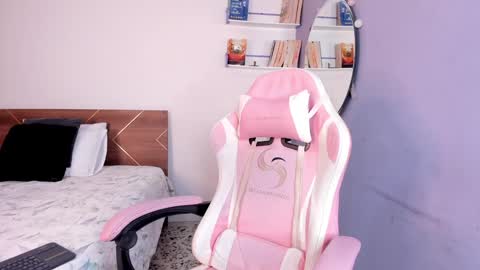 Amber online show from February 8, 2025, 8:42 pm