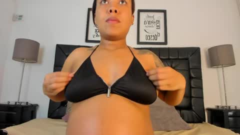 Snapshot of amber_roose75 chatting on April 19, 2026, 7:27 pm julieta online show from April 19, 2026, 7:27 pm