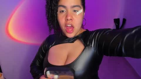 Snapshot of amber_smith20 chatting on April 29, 2026, 12:48 am find me here --- online show from April 29, 2026, 12:48 am