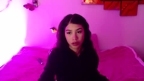 Amber Jeong online show from December 9, 2024, 9:48 pm