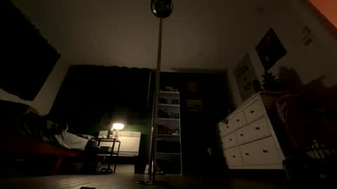 amberlouu online show from December 18, 2025, 7:47 am