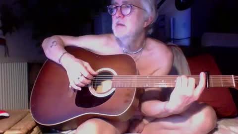 Snapshot of amberr11 chatting on November 23, 2025, 12:43 am Amberr11 online show from November 23, 2025, 12:43 am