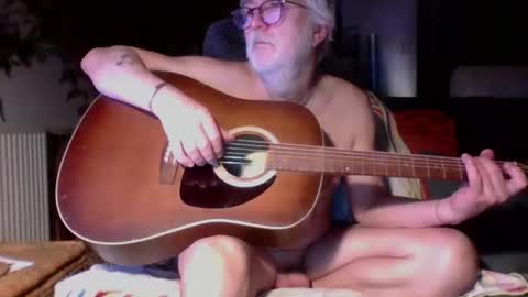 Snapshot of amberr11 chatting on November 30, 2025, 12:25 am Amberr11 online show from November 30, 2025, 12:25 am