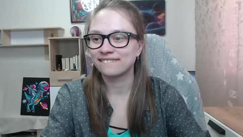 Snapshot of ambersimard chatting on May 1, 2026, 4:39 am Amber online show from May 1, 2026, 4:39 am