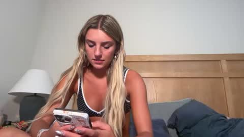 Snapshot of ambiebambiii chatting on July 2, 2026, 1:05 am ambie bambi amber griz online show from July 2, 2026, 1:05 am