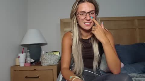 Snapshot of ambiebambiii chatting on July 23, 2026, 1:19 am ambie bambi amber griz online show from July 23, 2026, 1:19 am
