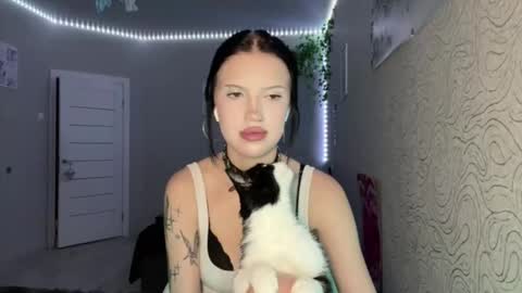 Alica online show from December 19, 2025, 5:09 pm