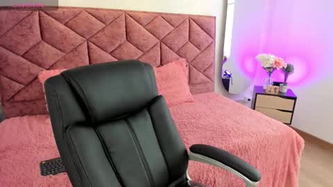 Snapshot of amelia_fry chatting on September 23, 2025, 8:01 pm amelia_fry online show from September 23, 2025, 8:01 pm