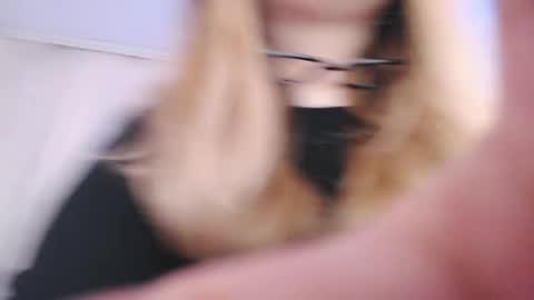 Snapshot of amelia_sunlight chatting on May 25, 2026, 4:13 pm Amelia online show from May 25, 2026, 4:13 pm