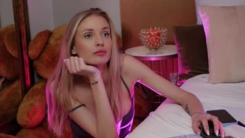 Amelia online show from January 25, 2025, 1:41 pm