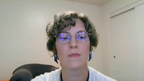 Snapshot of ameliaishka chatting on September 15, 2025, 4:01 am Ameliaishka online show from September 15, 2025, 4:01 am