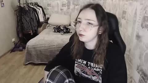 Amelia online show from December 6, 2024, 2:06 pm