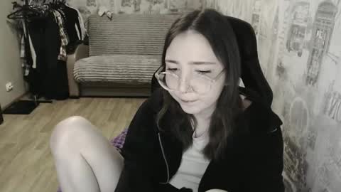 Amelia online show from February 9, 2025, 8:02 pm