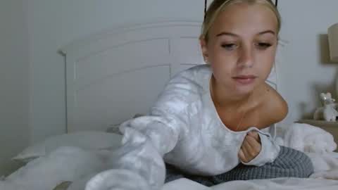 Snapshot of amelialombardi chatting on May 28, 2026, 1:36 am Amelia Lombardi online show from May 28, 2026, 1:36 am
