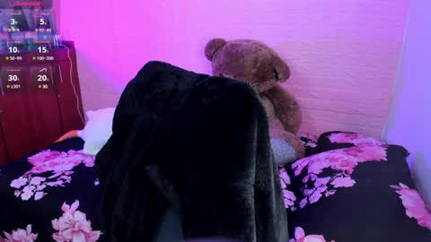 Snapshot of ameliamedina chatting on December 19, 2024, 8:23 am I am Ame Nice to meet you online show from December 19, 2024, 8:23 am