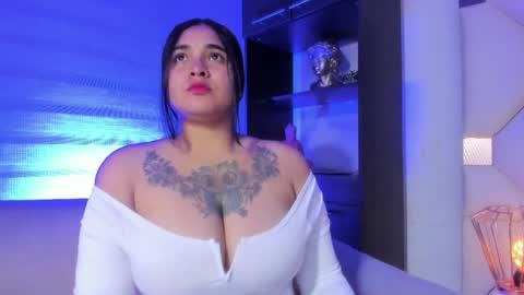 ameliavael online show from April 26, 2026, 2:42 am